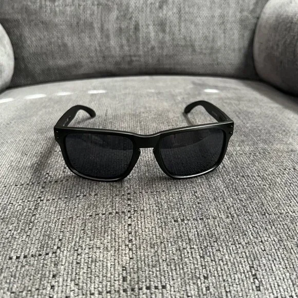 Oakley Holbrook Sunglasses 009102 Black Lenses-Black Matte Frame - Picture 8 of 14